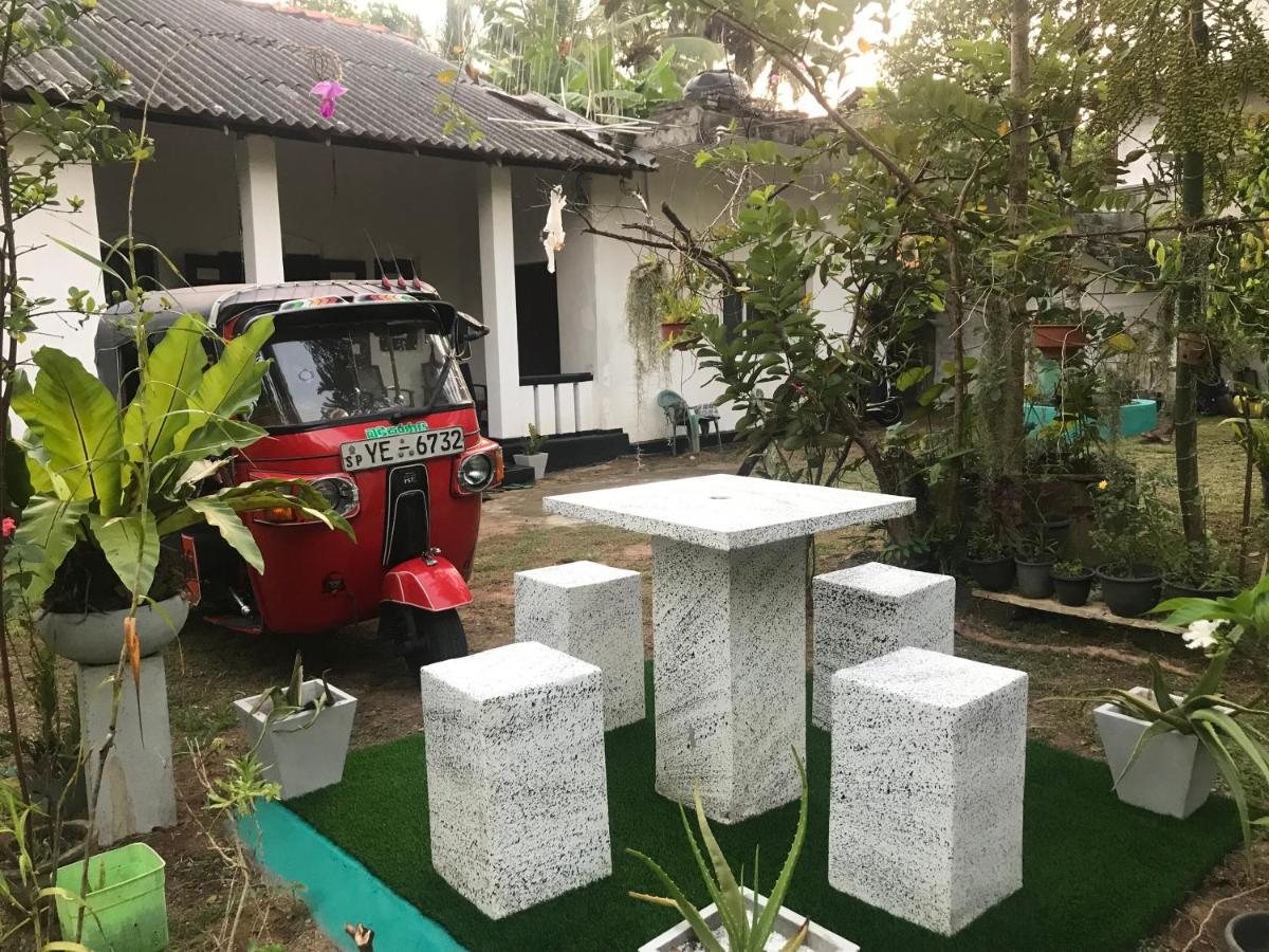 Jilan Homestay 本托塔 外观 照片